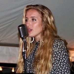 Meet your Posher, Jacqueline